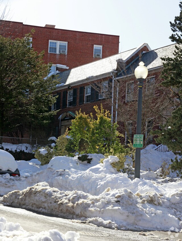 Foto del edificio - 2630 39th St NW