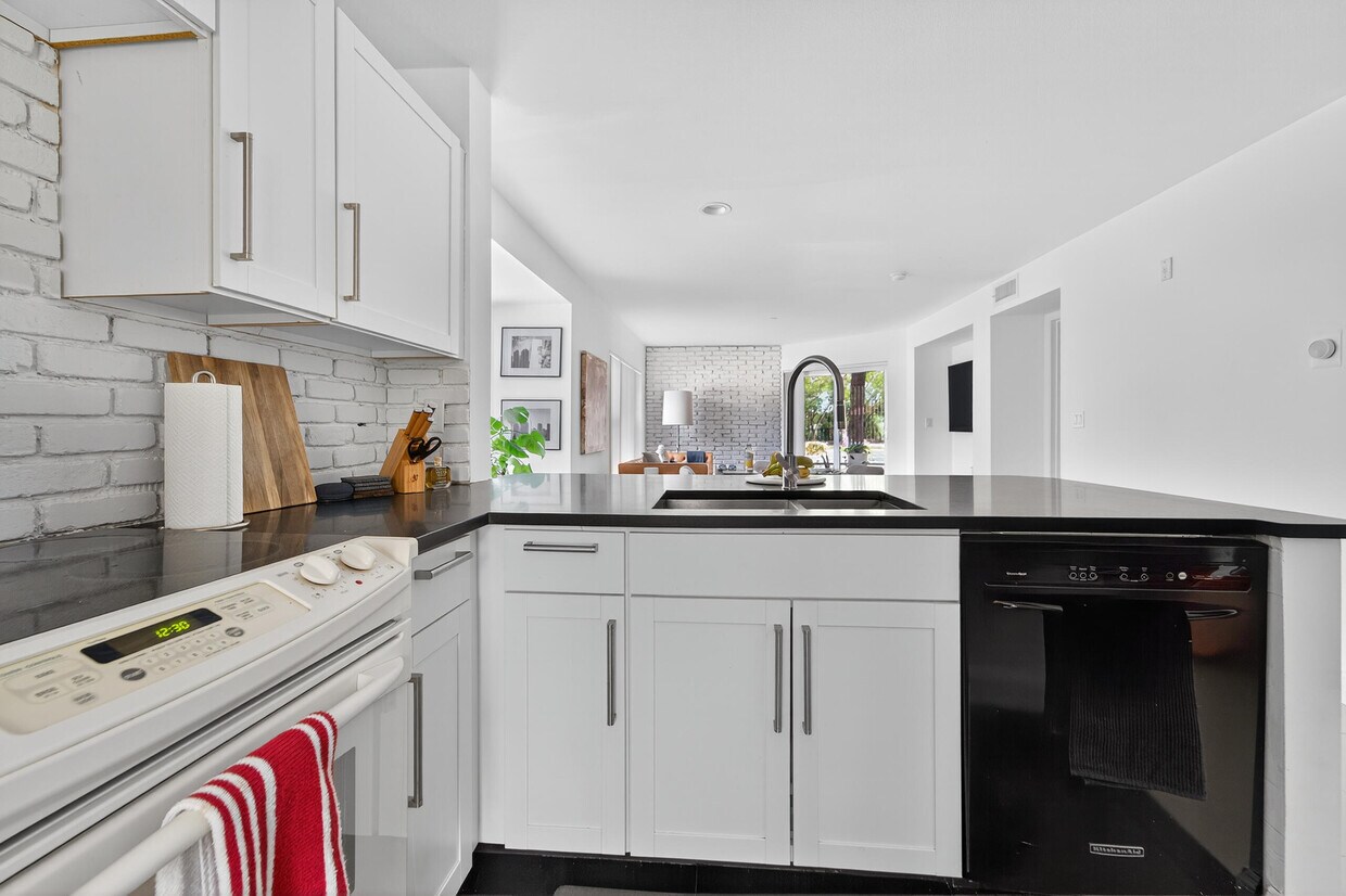 4807 Via Palm Lakes Via Unit 1501, West Palm Beach, FL 33417