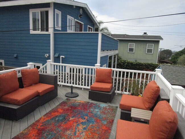 Foto del edificio - Ocean View Lot - Remodeled - Wood Floors -...
