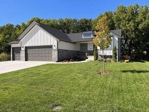 Building Photo - 4967 N Peregrine Ct