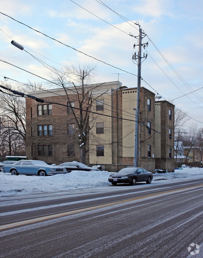 Building Photo - 17 Rhodes Ave