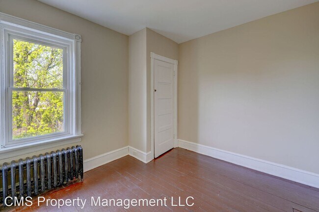 Foto del edificio - 4 br, 1 bath House - 21 Short St