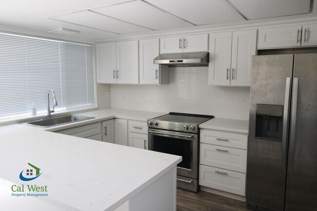 Foto del edificio - $3995 - Fully Remodeled 3Bd / 3Ba Large Townhome in Santa Teresa area - **BREAK LEASE**