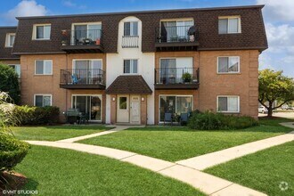 Building Photo - 9470 Bay Colony Dr