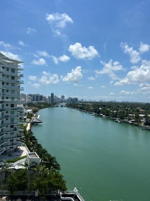 Foto del edificio - 6770 Indian Creek Dr