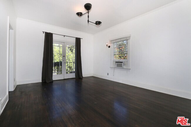 Building Photo - 840 N La Fayette Park Pl