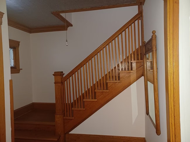 Building Photo - 2025 Maple Ave