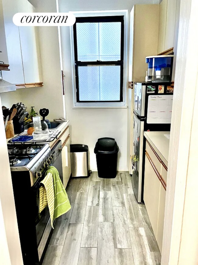 Foto del edificio - 30 E 37th St