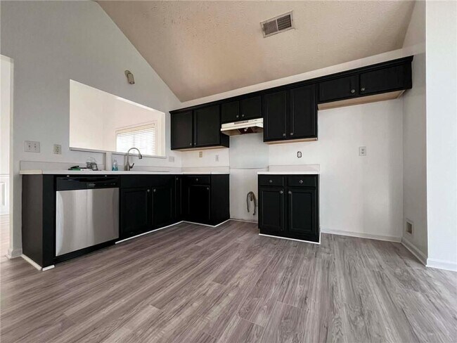 Building Photo - 2400 Miller Oaks Cir