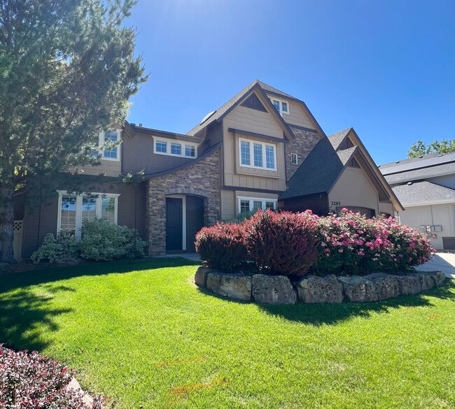 Building Photo - 5 Bed 3 Bath Bridge Tower Beauty