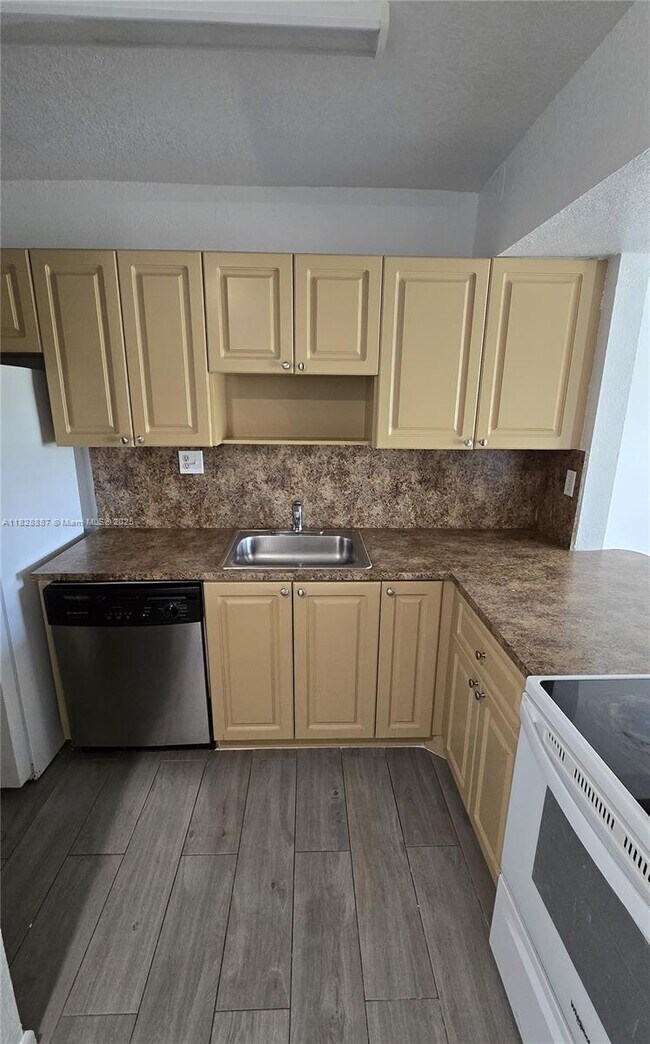Foto del edificio - 11120 SW 196th St