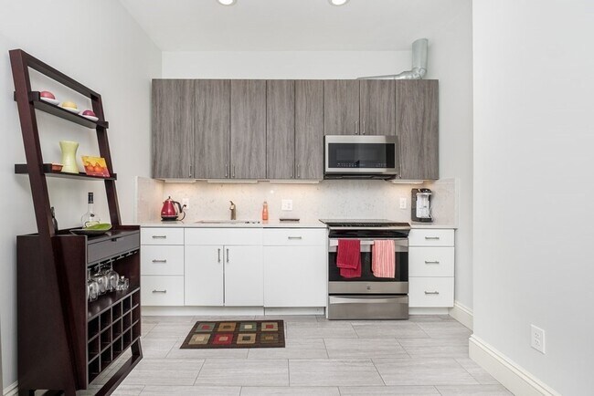 Building Photo - 15 Davis Ave