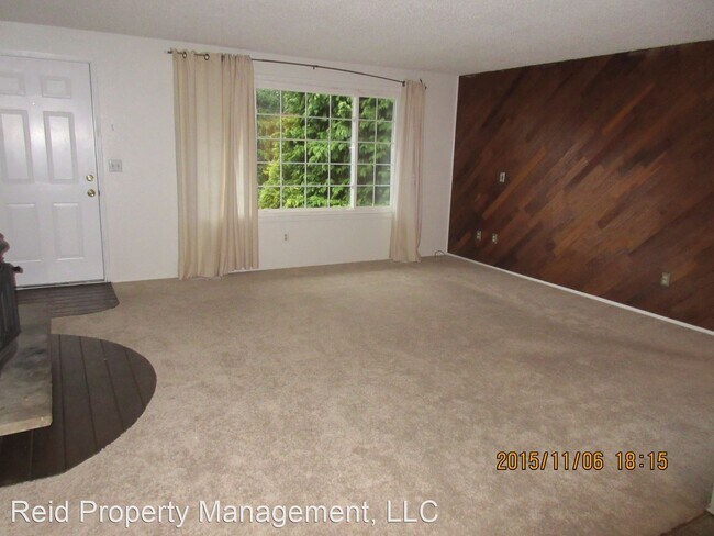 Building Photo - 2 br, 1 bath House - 583 NE Conifer Drive