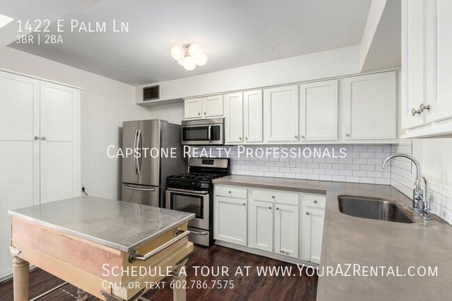 Building Photo - 1422 E Palm Ln