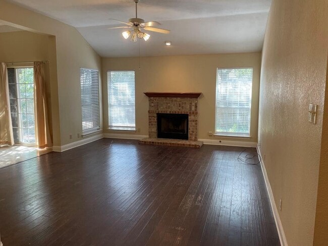 Foto del edificio - 1313 Nightingale Dr