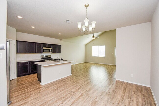 Foto del edificio - 5530 Redwood Summit Ln