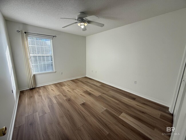 Building Photo - 24608 Tarpon Ln