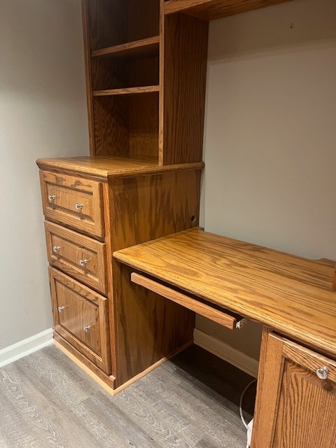 Desk area - 333 Mount Vernon Dr
