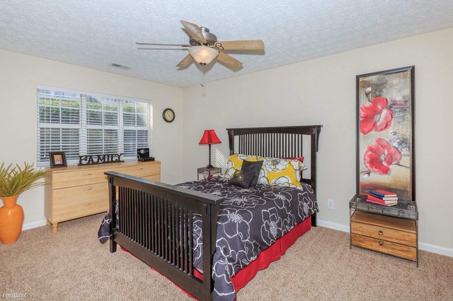 Foto del edificio - 100 Greyfield Ln