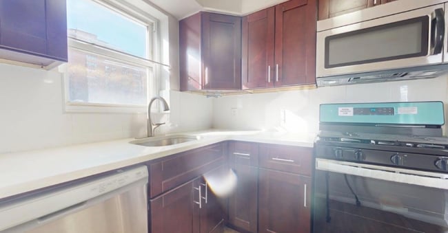 Foto del edificio - 110-41 62nd Dr