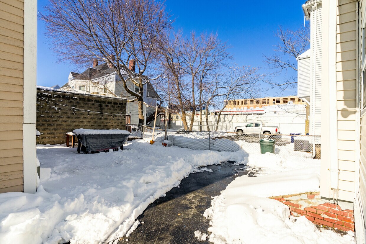 Primary Photo - 91 Linden St