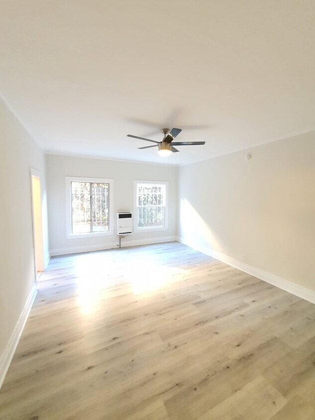 Foto principal - 441 S Rampart Blvd