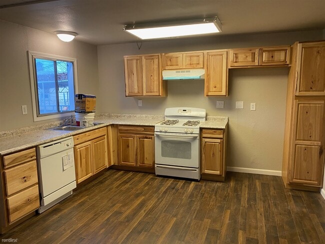 Building Photo - 2 br, 1.5 bath House - 438 West Birch Avenue