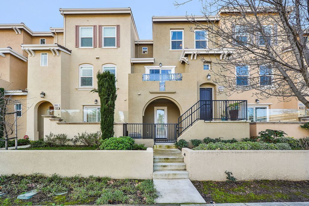 Foto principal - Magnificent Mountain View Townhome!