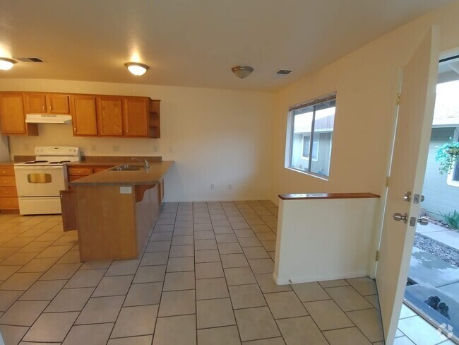 Building Photo - 89 E Cliff House Dr