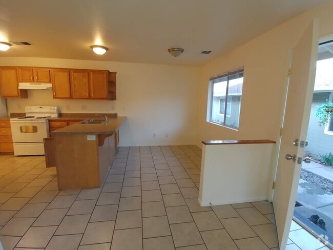 Building Photo - 89 E Cliff House Dr