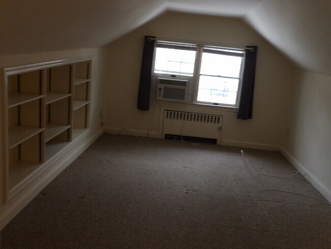 Living Room w/built ins - 107 Garside Ave
