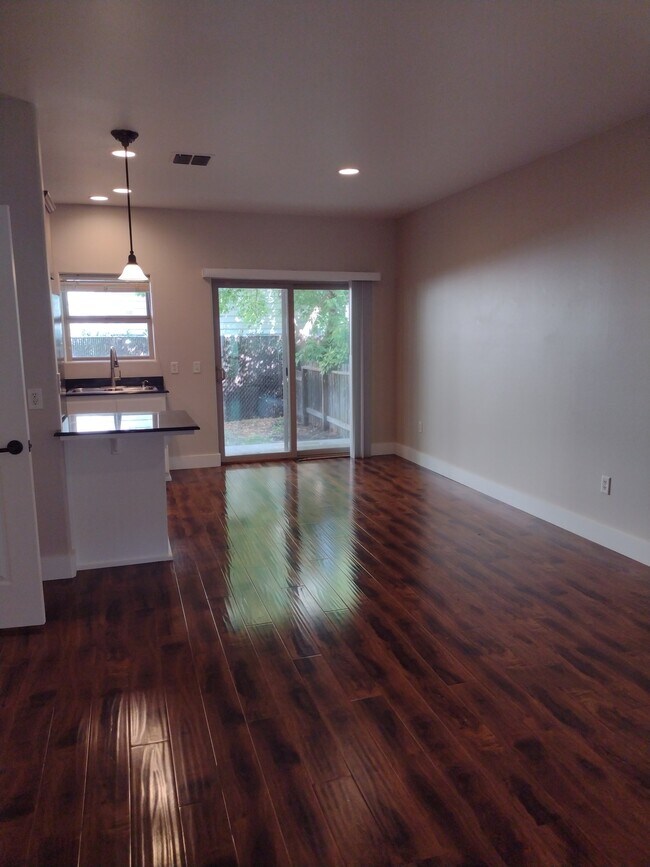 Foto del edificio - 265 Daisy Creek Village Dr