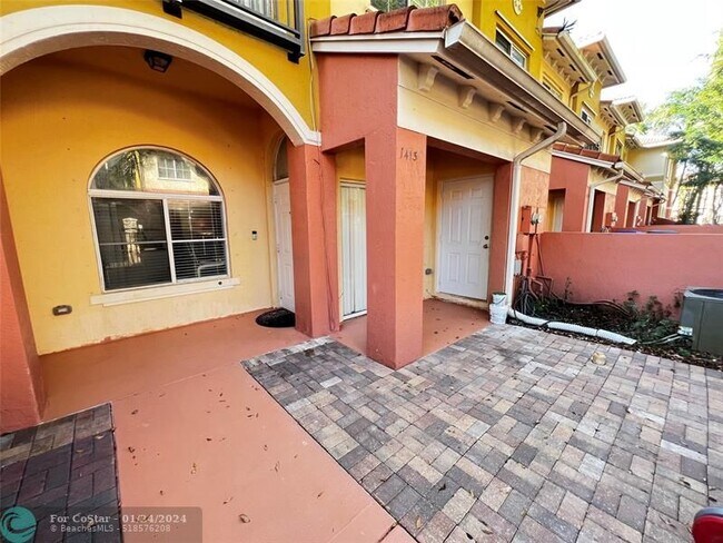 Building Photo - 1413 S Santa Catalina Cir