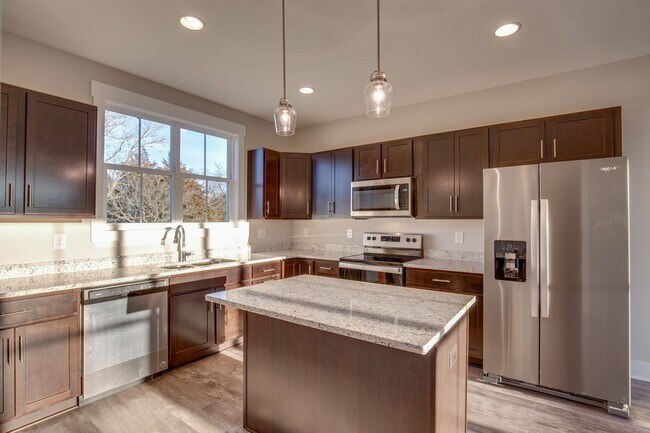 Foto del edificio - Townhome For Lease in Chapel Hill