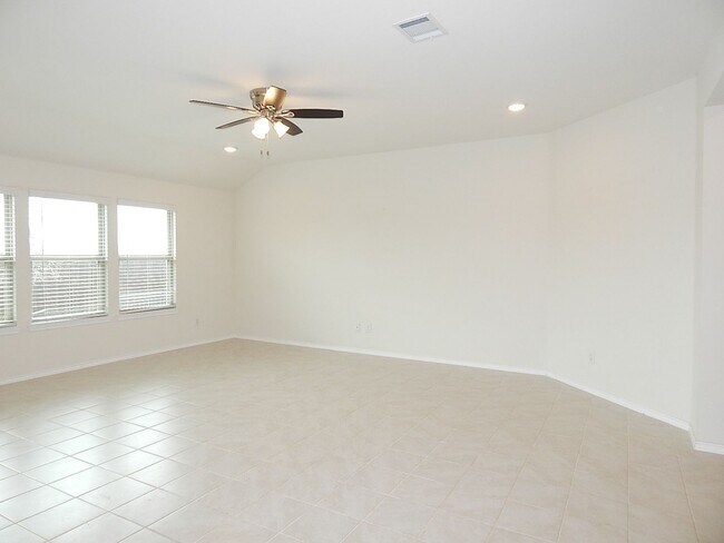 Building Photo - Adorable Home in Camden Park-Farmersville ISD!