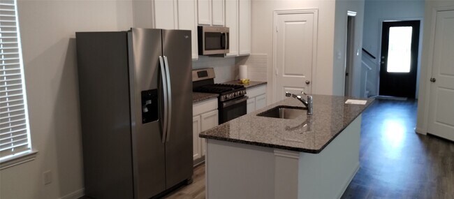 Building Photo - 10775 Sora Dr