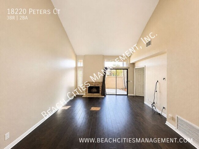 Foto del edificio - 18220 Peters Ct