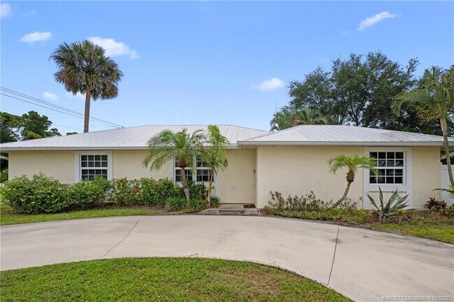 Building Photo - 2363 NW Brennan Ct