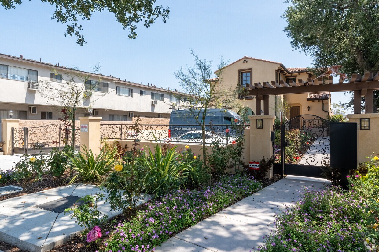328 E Live Oak St, San Gabriel, CA 91776 Townhomes for Rent San