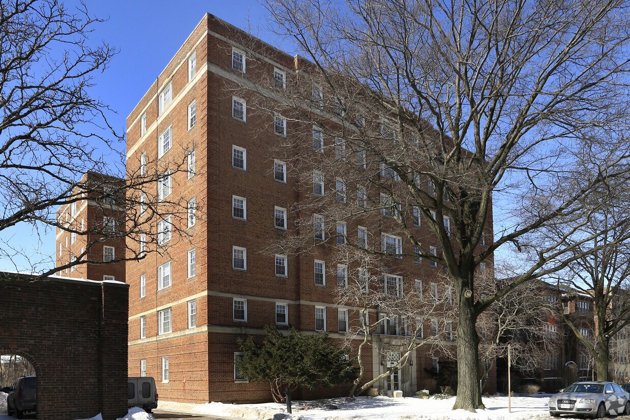 Lakemore Apartments in Cleveland, OH