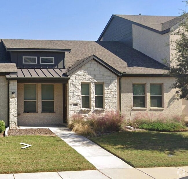 Building Photo - 1224 Pebblebrook Dr