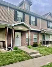 Building Photo - 1023 NE Patchin Ln