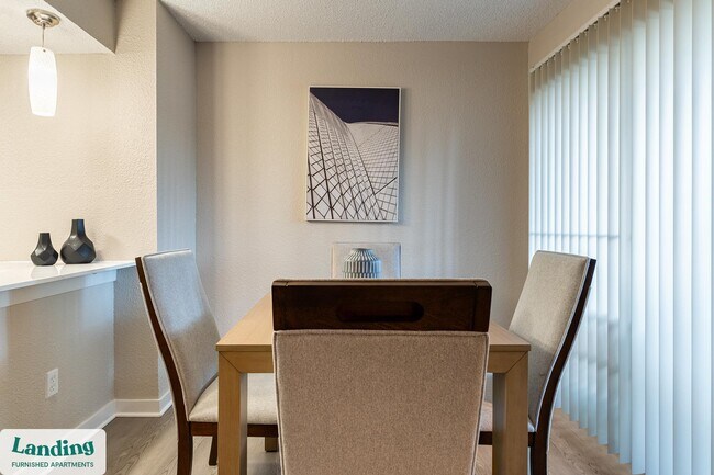 Foto del edificio - 711 Brentford Pl