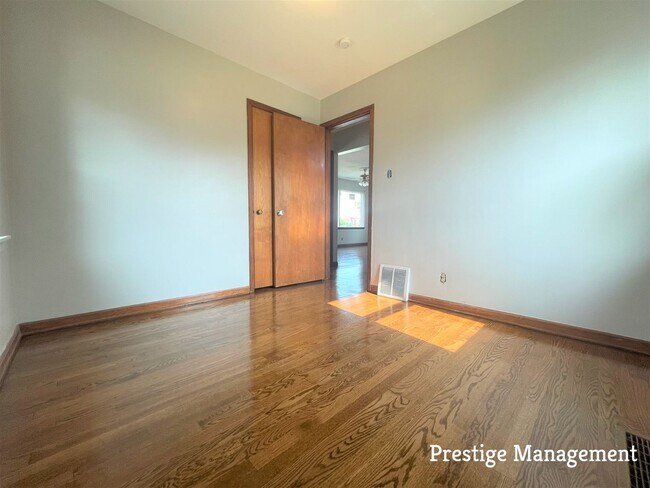 Building Photo - Updated Hammond 3 bedroom brick ranch Cent...