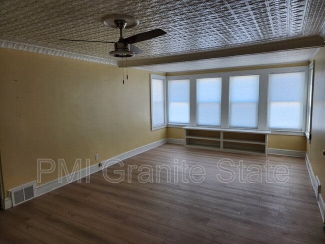 Building Photo - 560 Rockland Ave