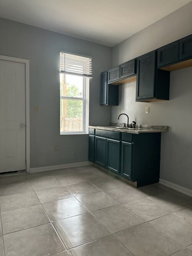 Foto del edificio - Newly renovated two bedroom apartments