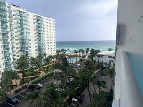 Building Photo - 4001 S Ocean Dr