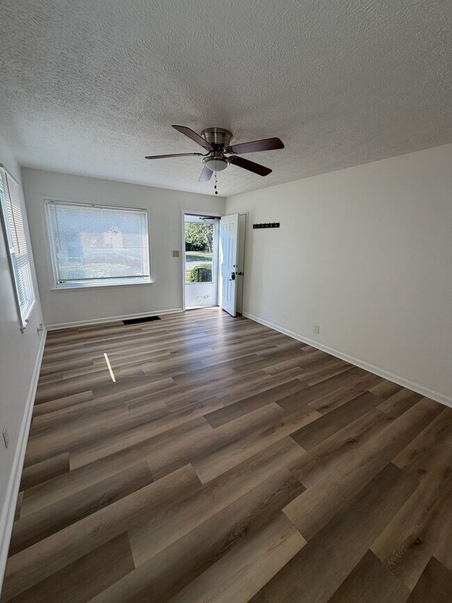 Foto del edificio - 1028 Allen Ave