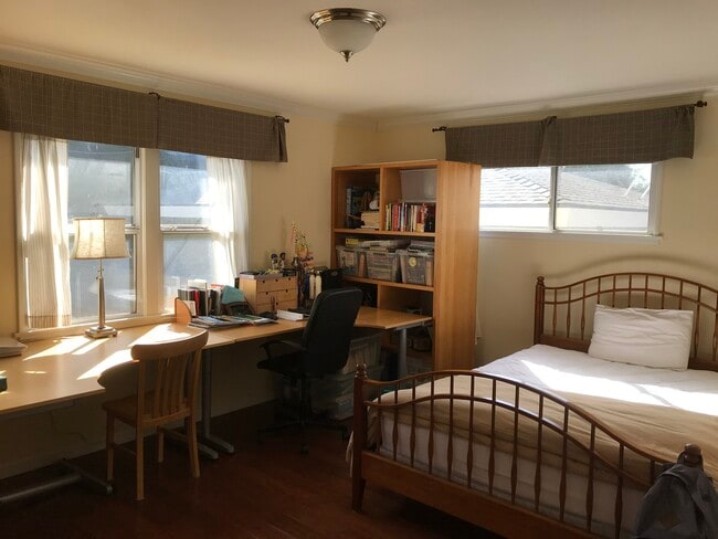 Building Photo - 2716 El Caminito