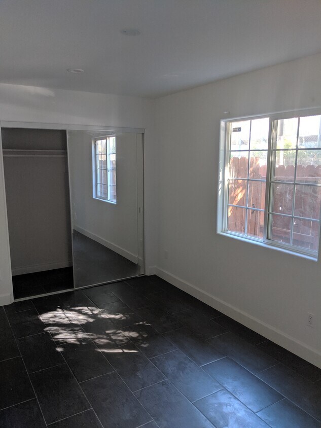 Primary Photo - 2219 Glover Pl